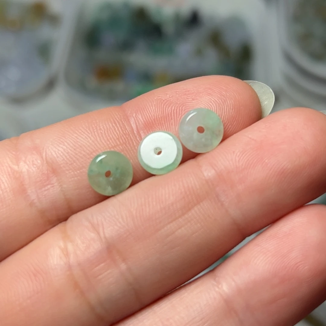 o***.翡翠未镶嵌颈饰小平安扣买一送一福利款不包邮