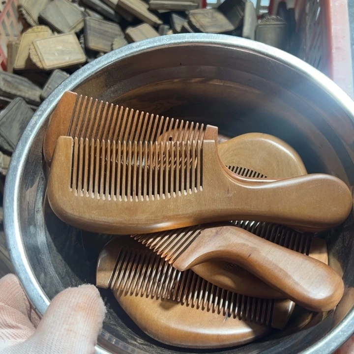 木老桃木梳子10把