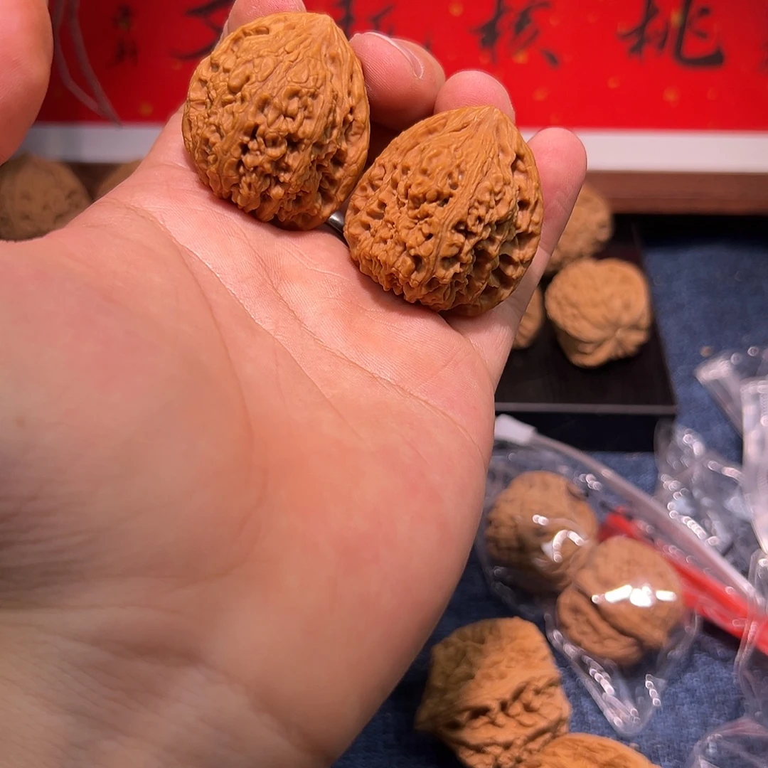 吊坠文玩核桃37全品红皮三角疆