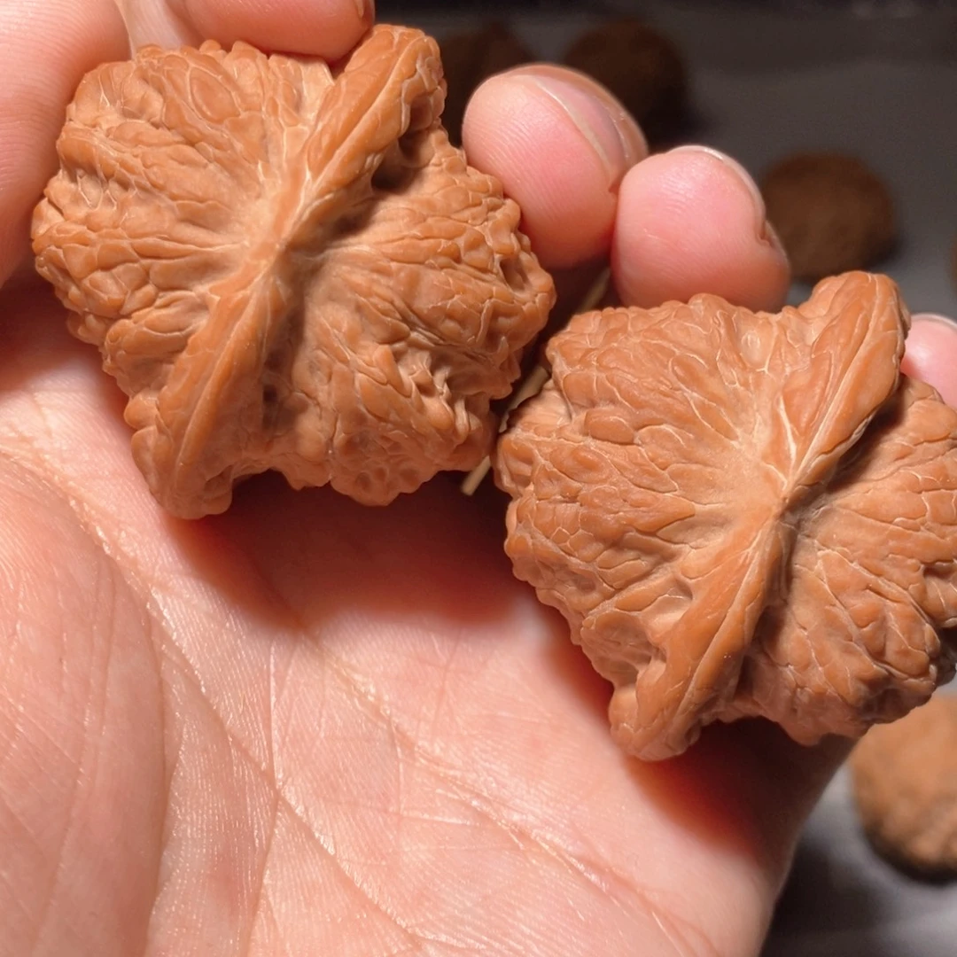 鹏***弟文玩核桃把件099血麒麟43