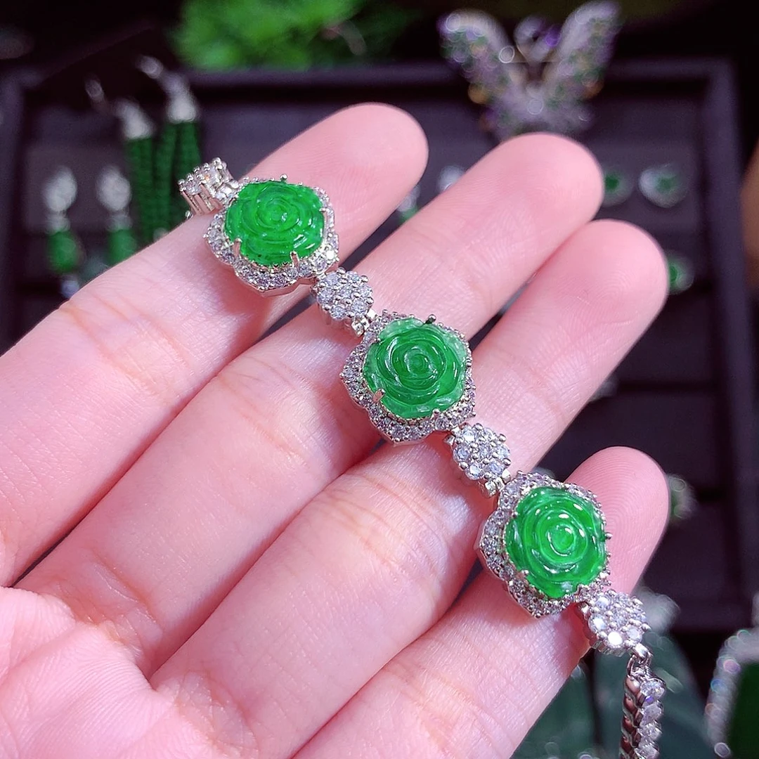 颈饰未镶嵌翡翠天然