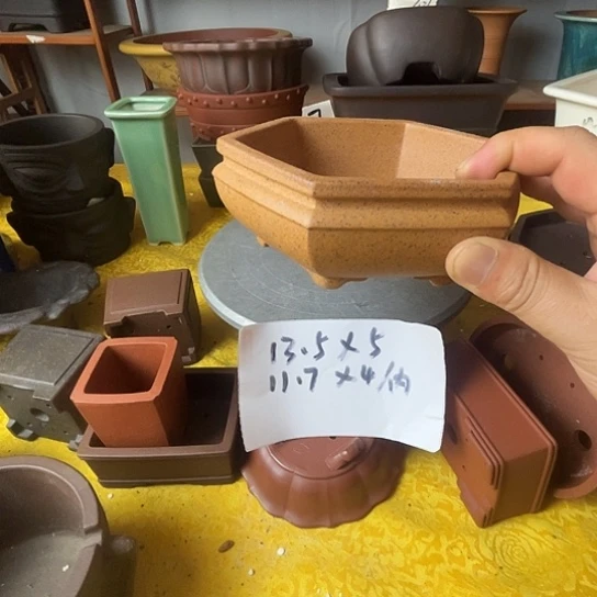 宜兴紫砂花盆一个