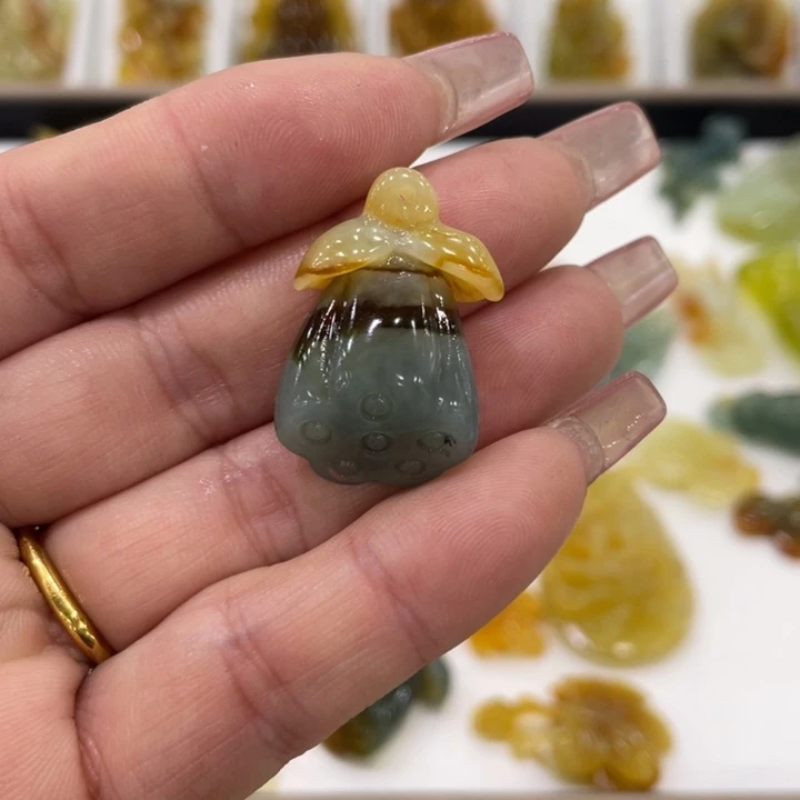 蛇纹石玉合金颈饰