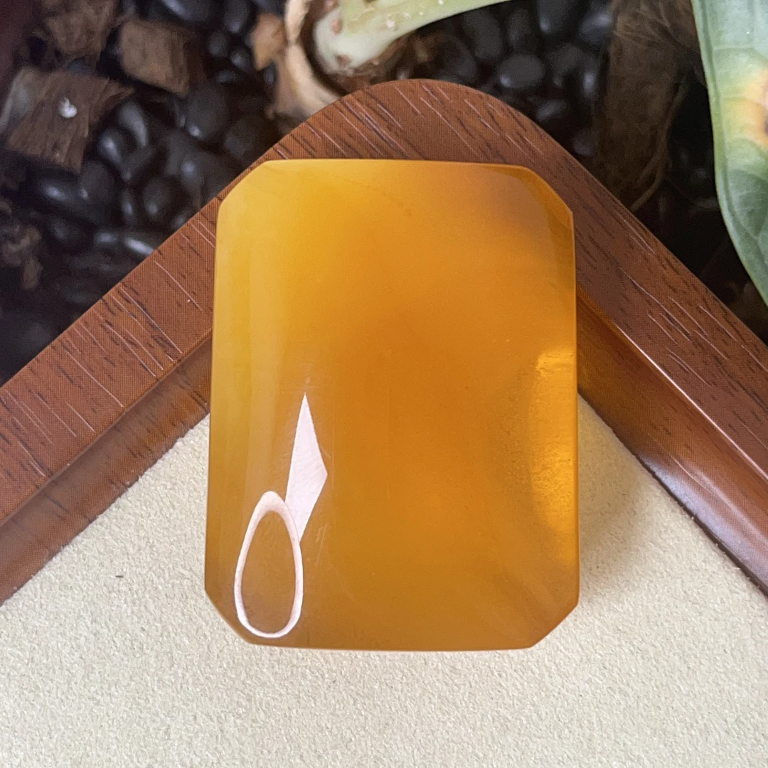 天然原矿无优化无烤色无补胶无煮蜜无辐照蜜蜡无事牌吊坠（1226）