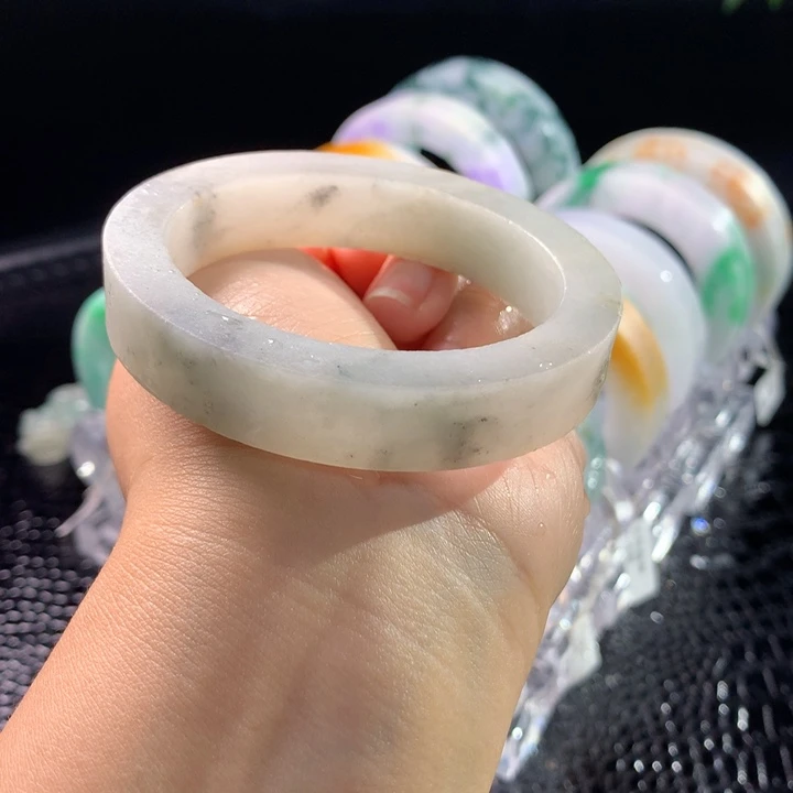 未镶嵌手镯定制翡翠