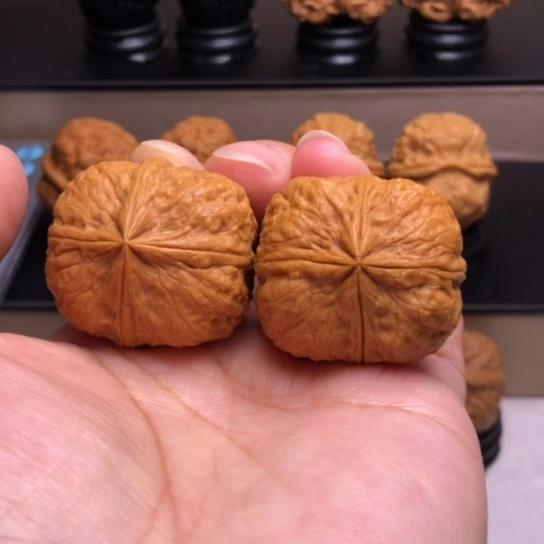 文玩核桃把件玺宝四楞22