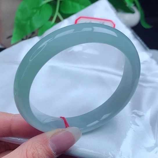 翡翠手镯未镶嵌      正圈58-59 冰蓝色