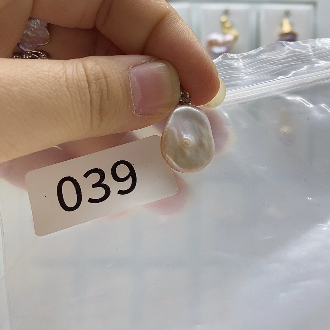 淡水珍珠颈饰合金