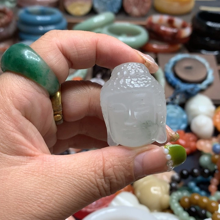 y***o石英质玉（黄龙玉）合金颈饰