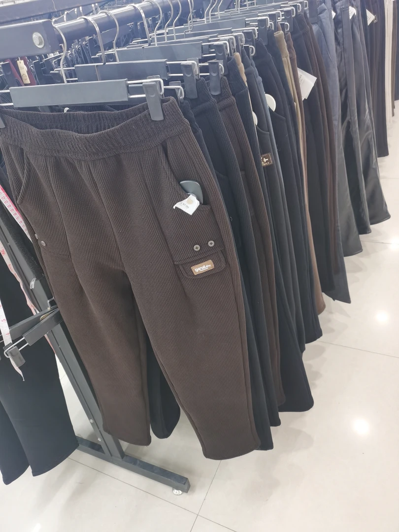 嘉禾凯霞服装超市实体店断码清仓棉裤