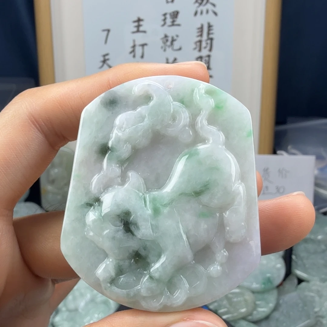 翡翠未镶嵌颈饰翡翠