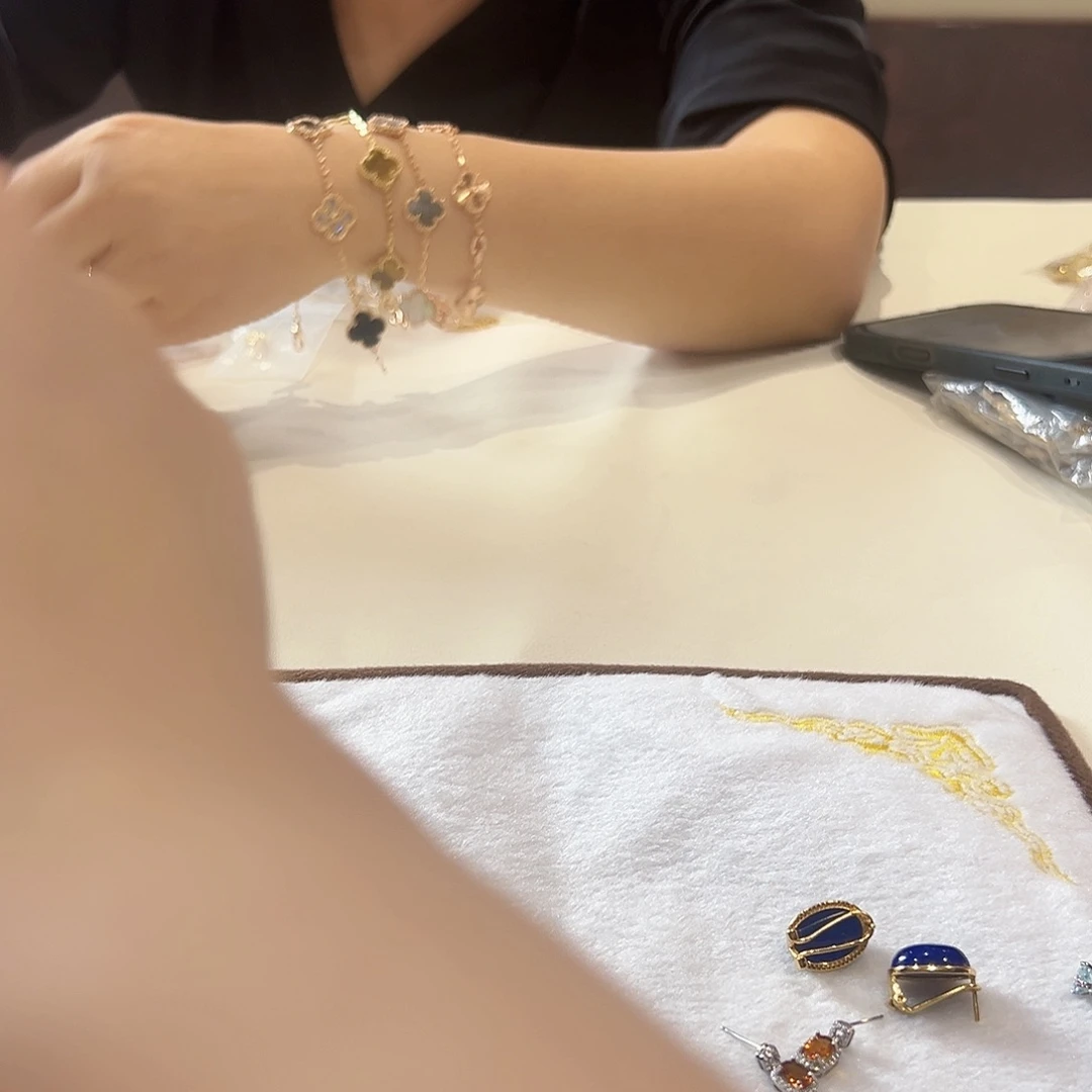 玛瑙/玉髓手链合金红色熊猫