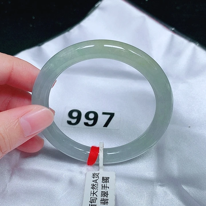 翡翠未镶嵌手镯（圆镯）