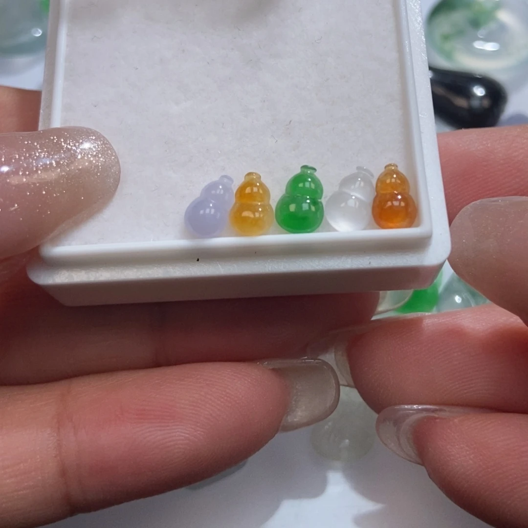 未镶嵌定制翡翠翡翠