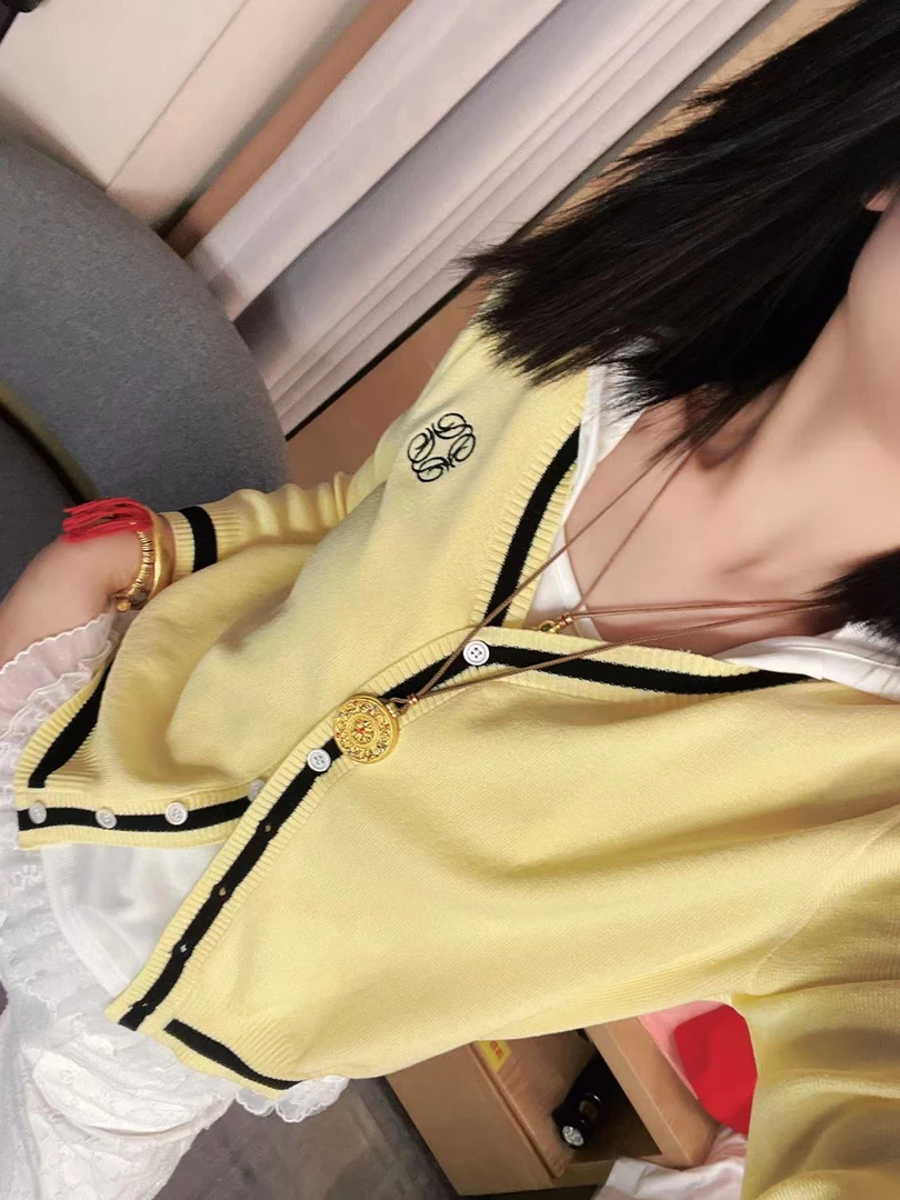 哝NONG-2025春夏新款欧若风罗罗刺绣拼接针织开衫01292407