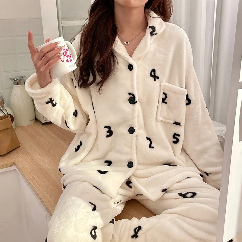 珊瑚绒连帽睡袍女秋冬季加厚加绒字母宽松可外穿法兰绒睡衣裙冬天