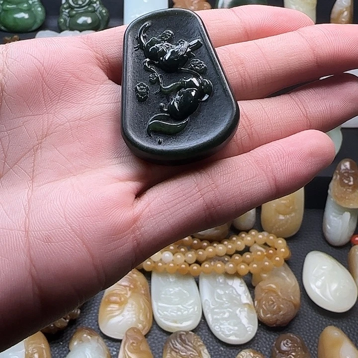 和田玉未镶嵌颈饰