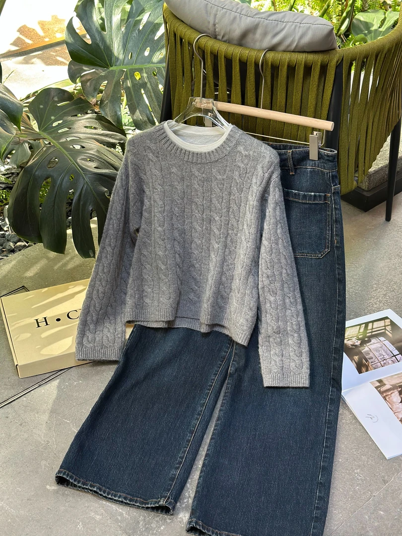 H.Chen-高级感 格雷系休闲百搭显瘦麻花圆领套头羊毛针织毛衣