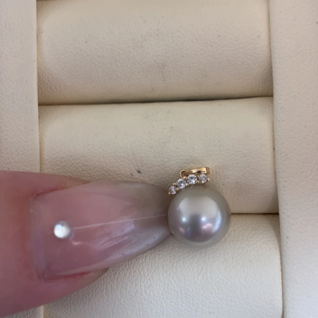 颈饰18K金镶嵌海水珍珠