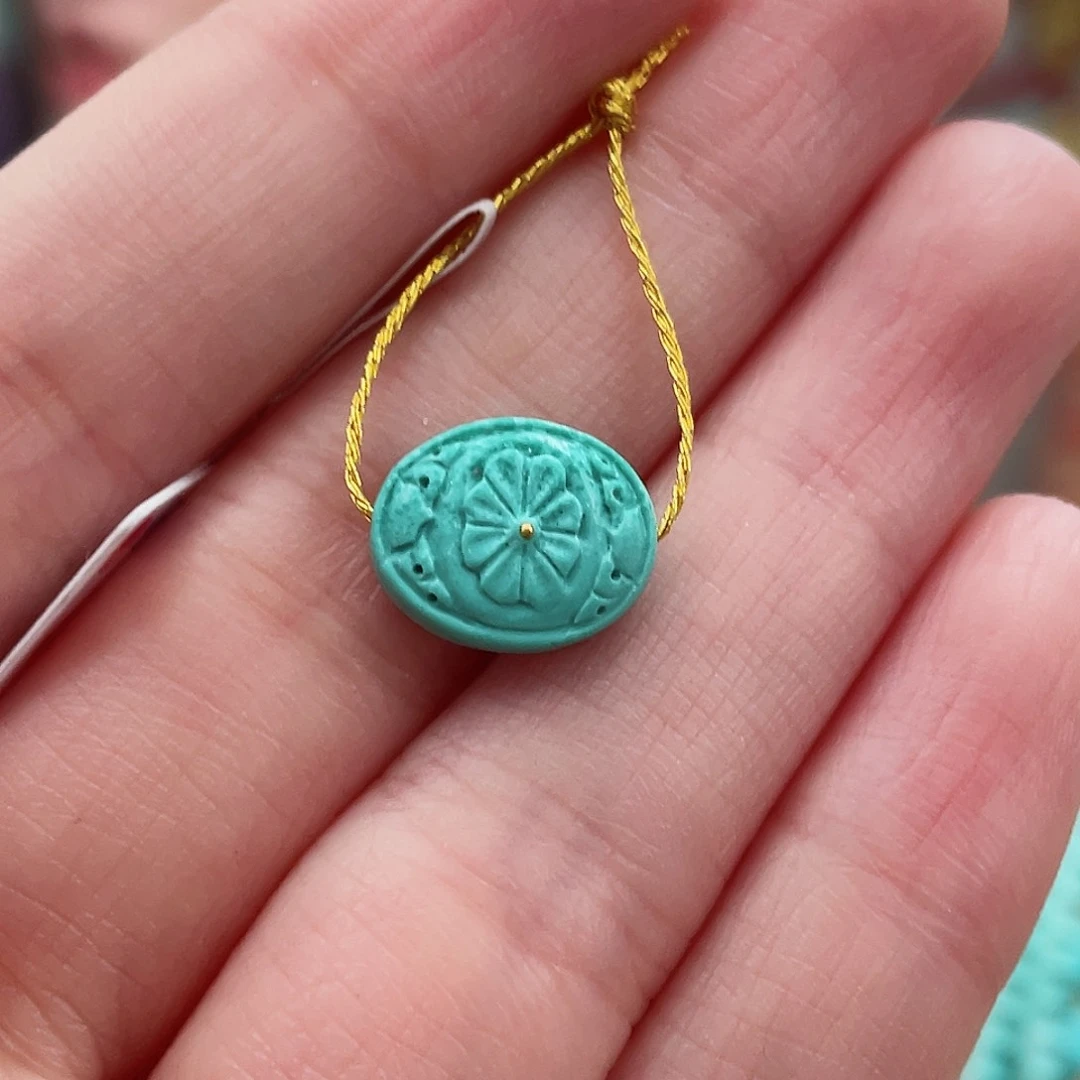 绿松石颈饰未镶嵌