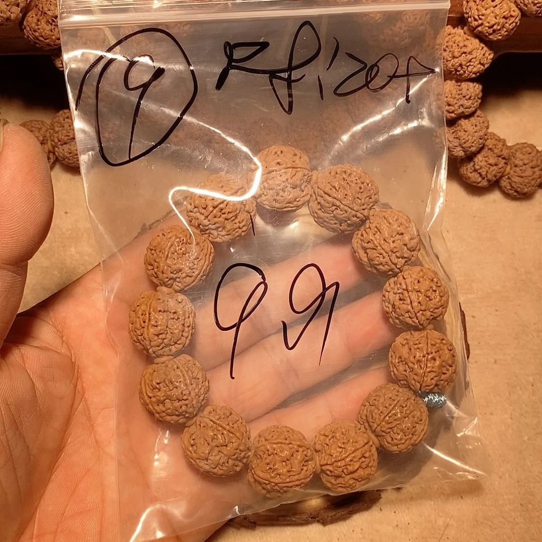 手串金刚菩提9。