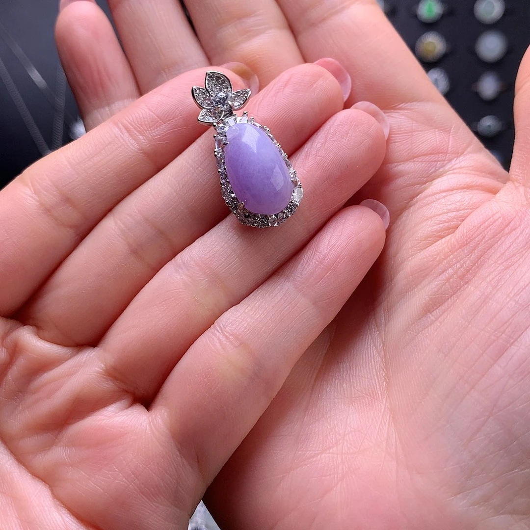 颈饰银S925镶嵌翡翠小****?111111111