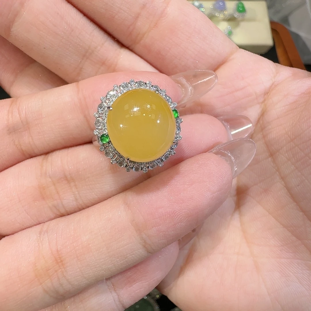 【闪购商品】18K金镶嵌戒指翡翠