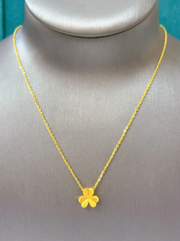 瑞涵轻奢 足金自然花园镭射三叶草项链