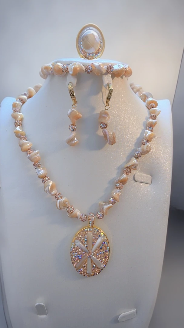 钛钢项链 百搭D&K仿珍珠轻奢金色饰品民族风四件套耳环戒指手链