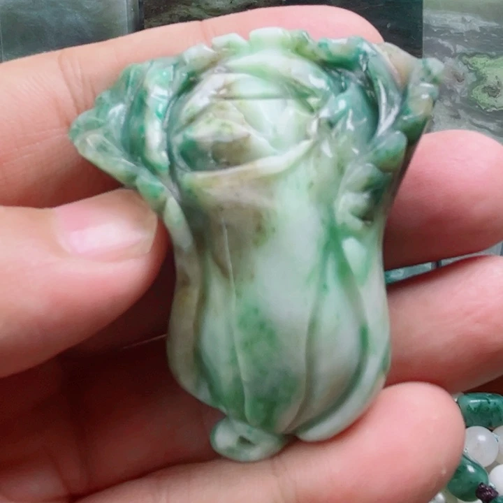 独山玉未镶嵌颈饰