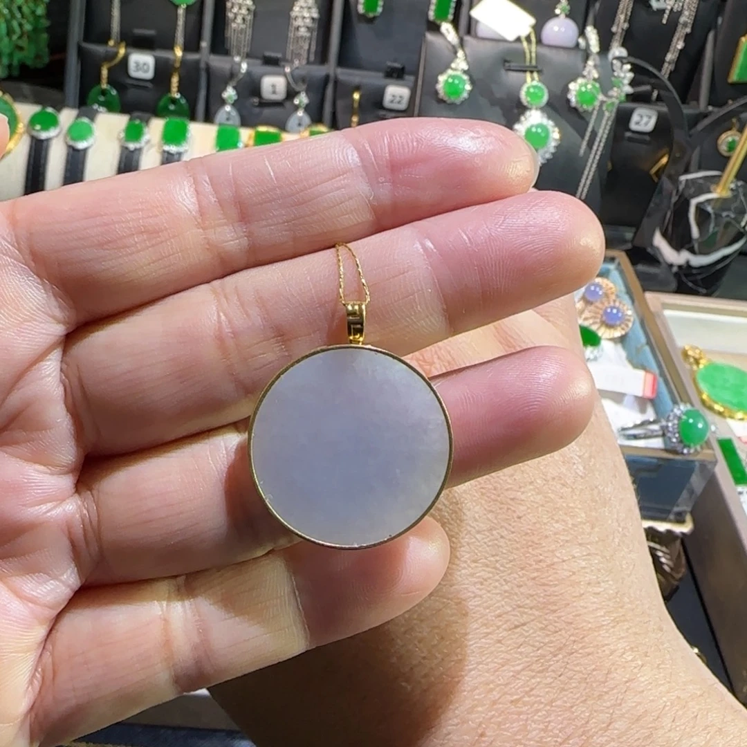 翡翠18K金镶嵌颈饰吊坠