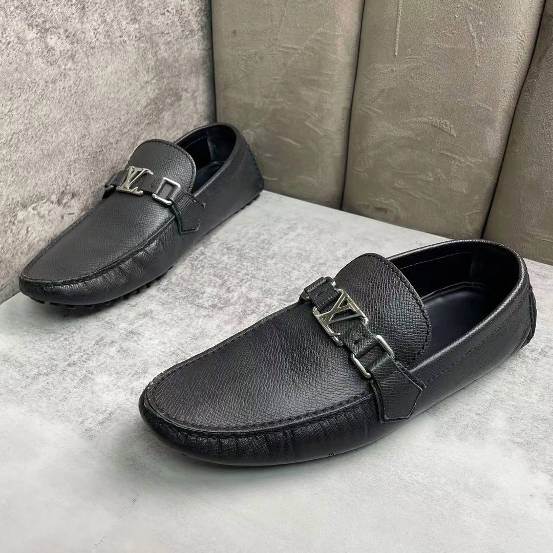 95新 LouisVuitton/路易威登 黑色皮革荔枝纹银标软底豆豆鞋/40码