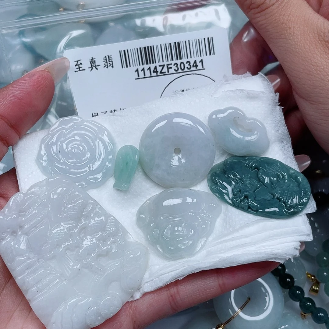 翡翠未镶嵌吊坠(不含链)