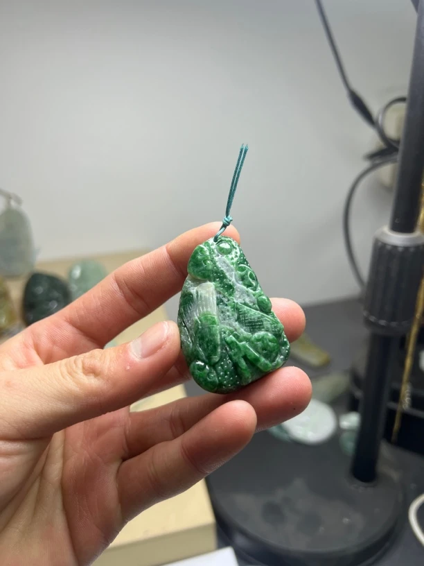 缅甸翡翠八破图吊坠