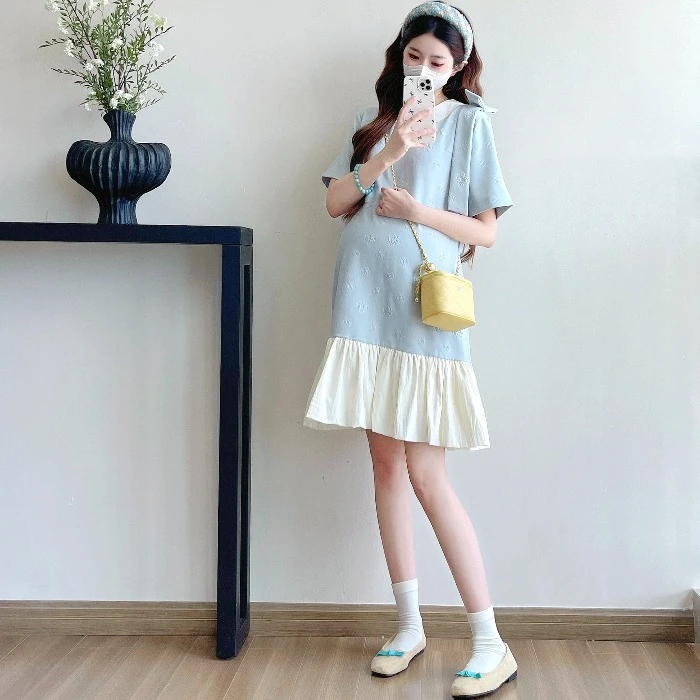 2025孕妇夏季立体显瘦浮雕山茶花拼接甜美气质连衣裙