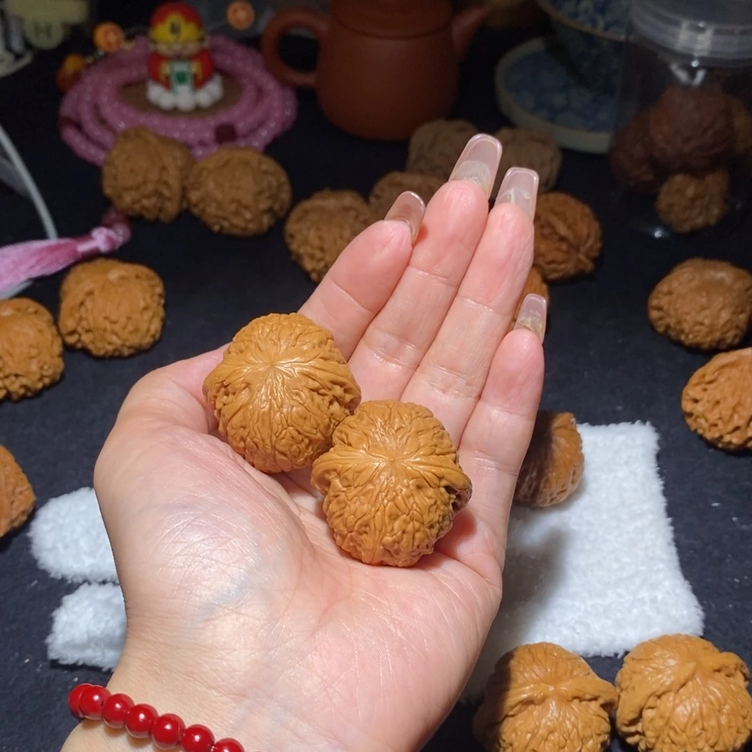 文玩核桃吊坠K***C铁锤妹妹37