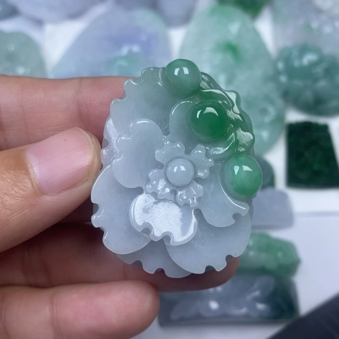 翡翠未镶嵌颈饰翡翠