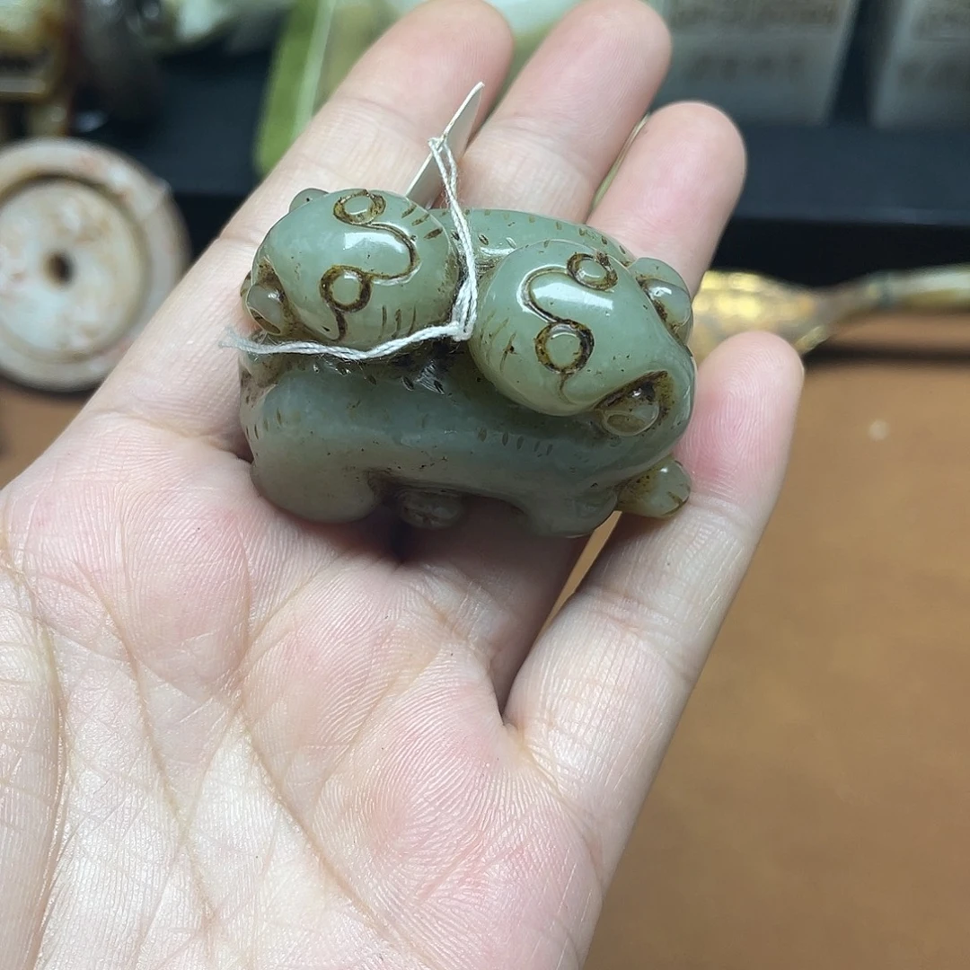 和田玉未镶嵌把件