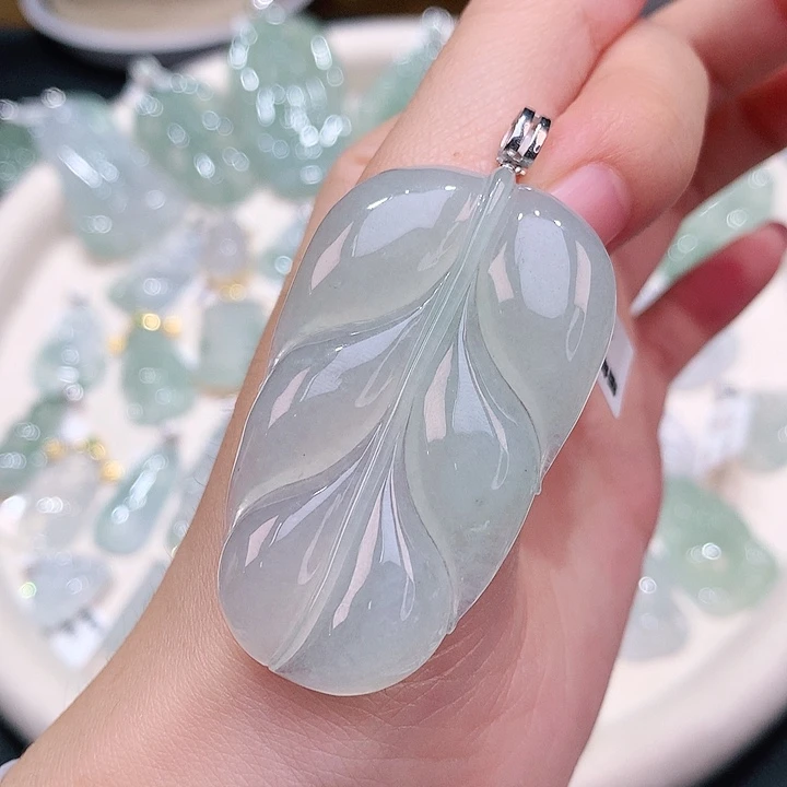 翡翠18K金镶嵌颈饰49-28.9-5.8