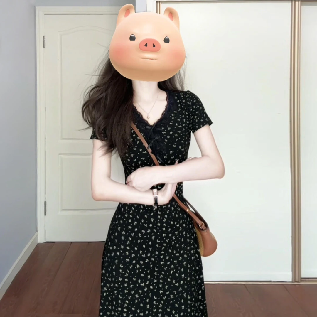 黑色蕾丝v领碎花连衣裙子女夏季新款巨好看掐腰度假短袖长裙6004