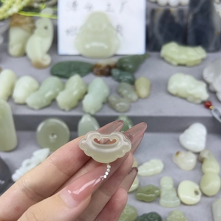 颈饰未镶嵌和田玉