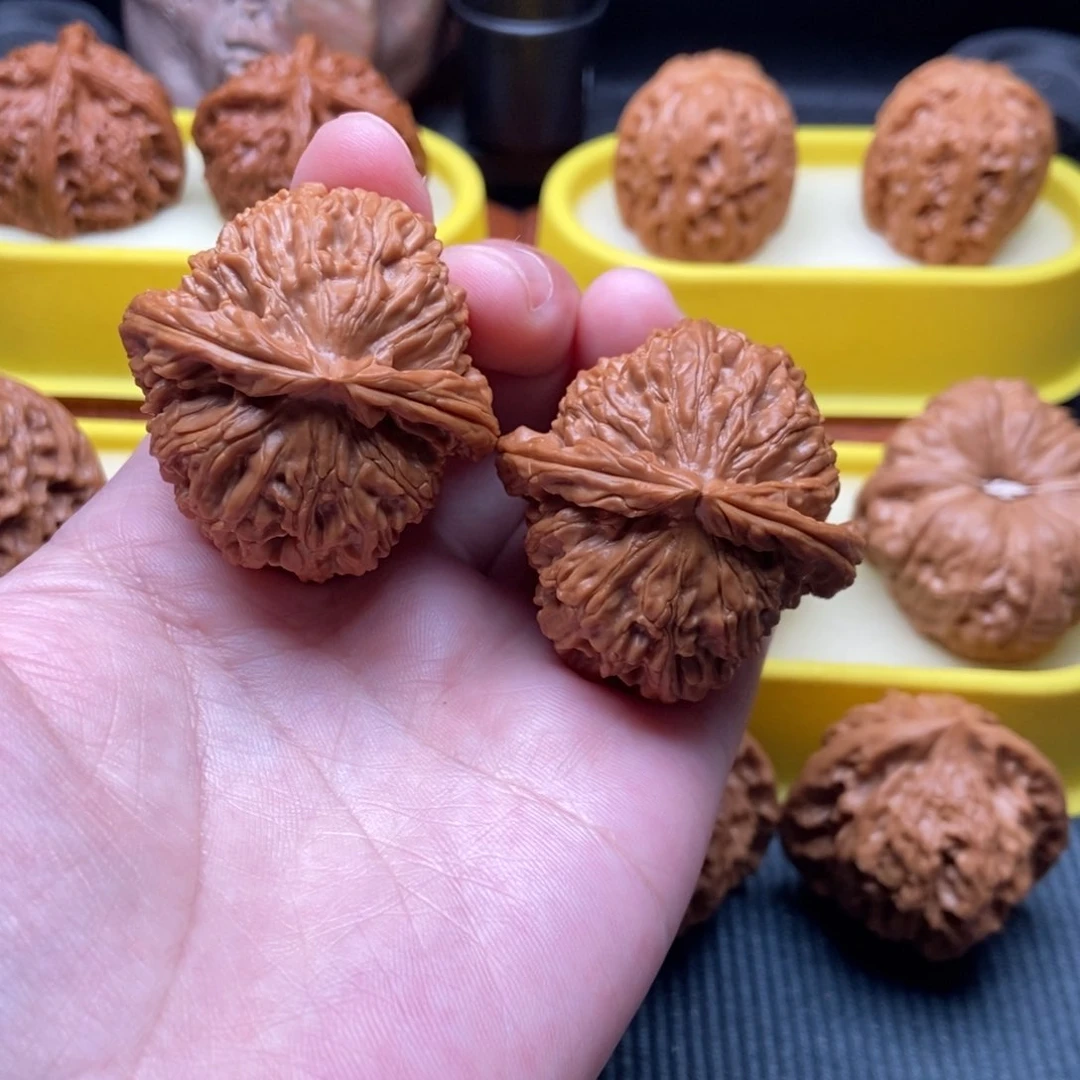 文玩核桃吊坠争**刘全品球白