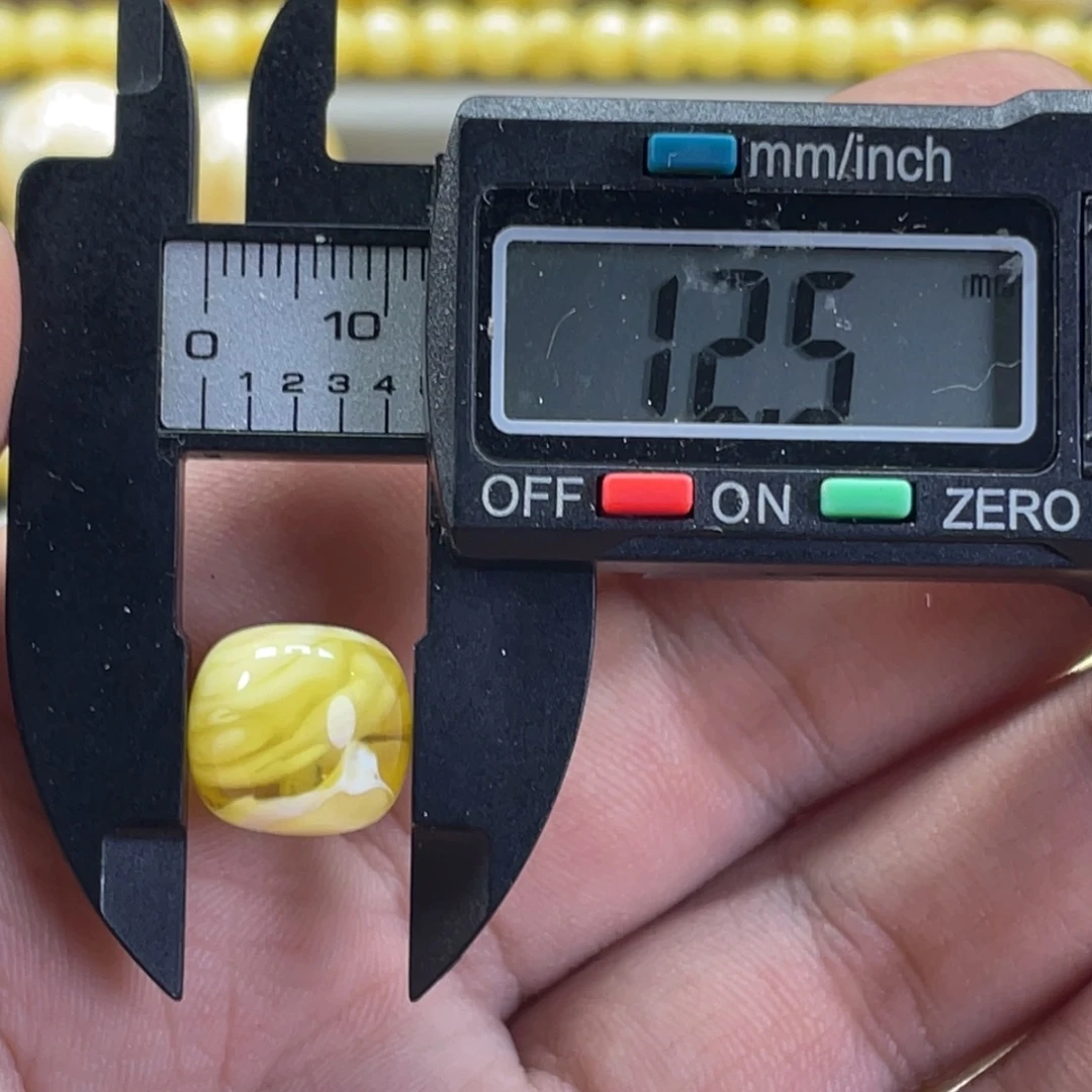 蜜蜡未镶嵌裸石金白老型
