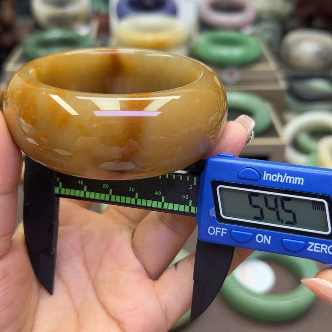 未镶嵌手镯石英岩玉