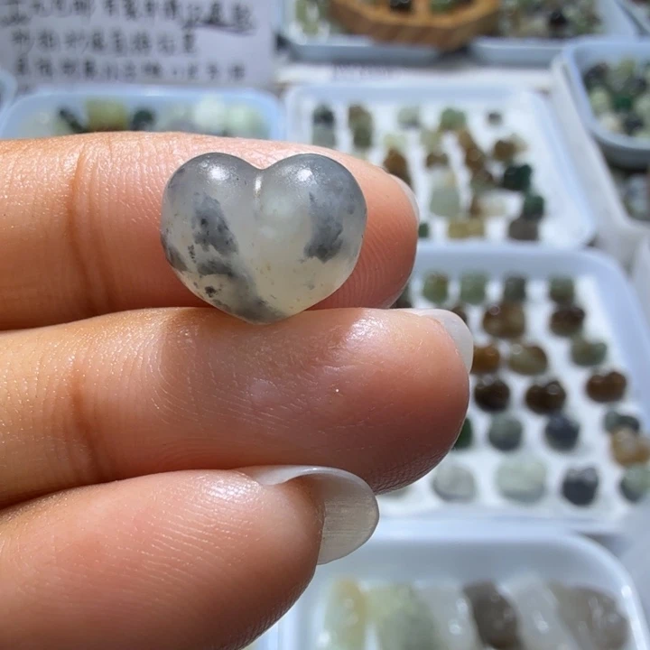 和田玉未镶嵌珠宝奇石