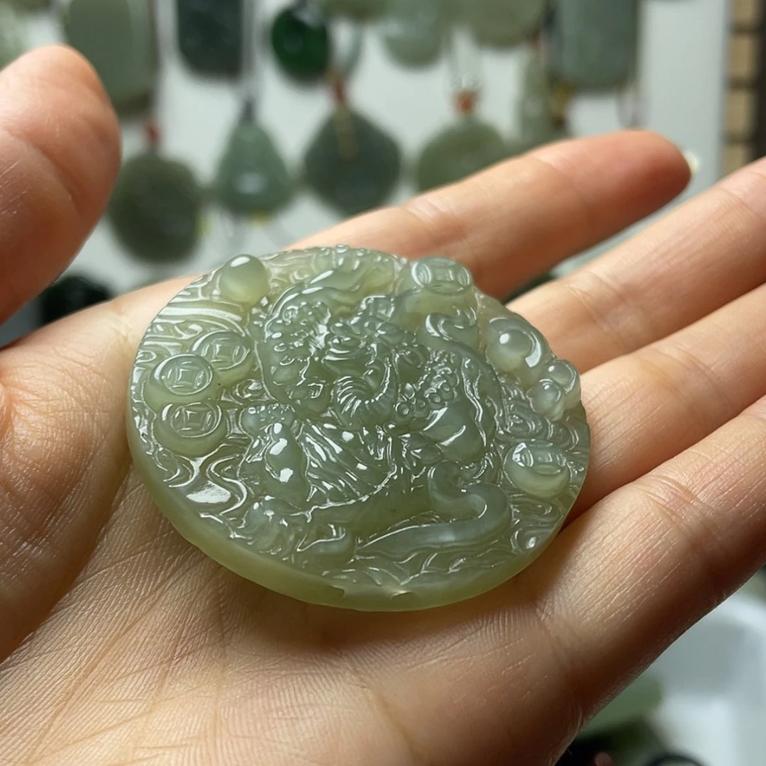 【闪购商品】和田玉未镶嵌车挂用****2