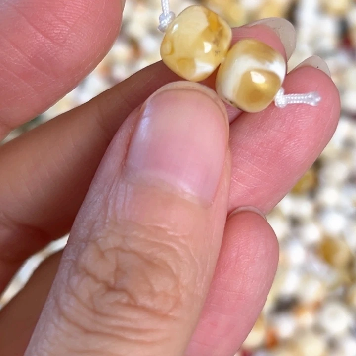 未镶嵌蜜蜡裸石8.7mm一对