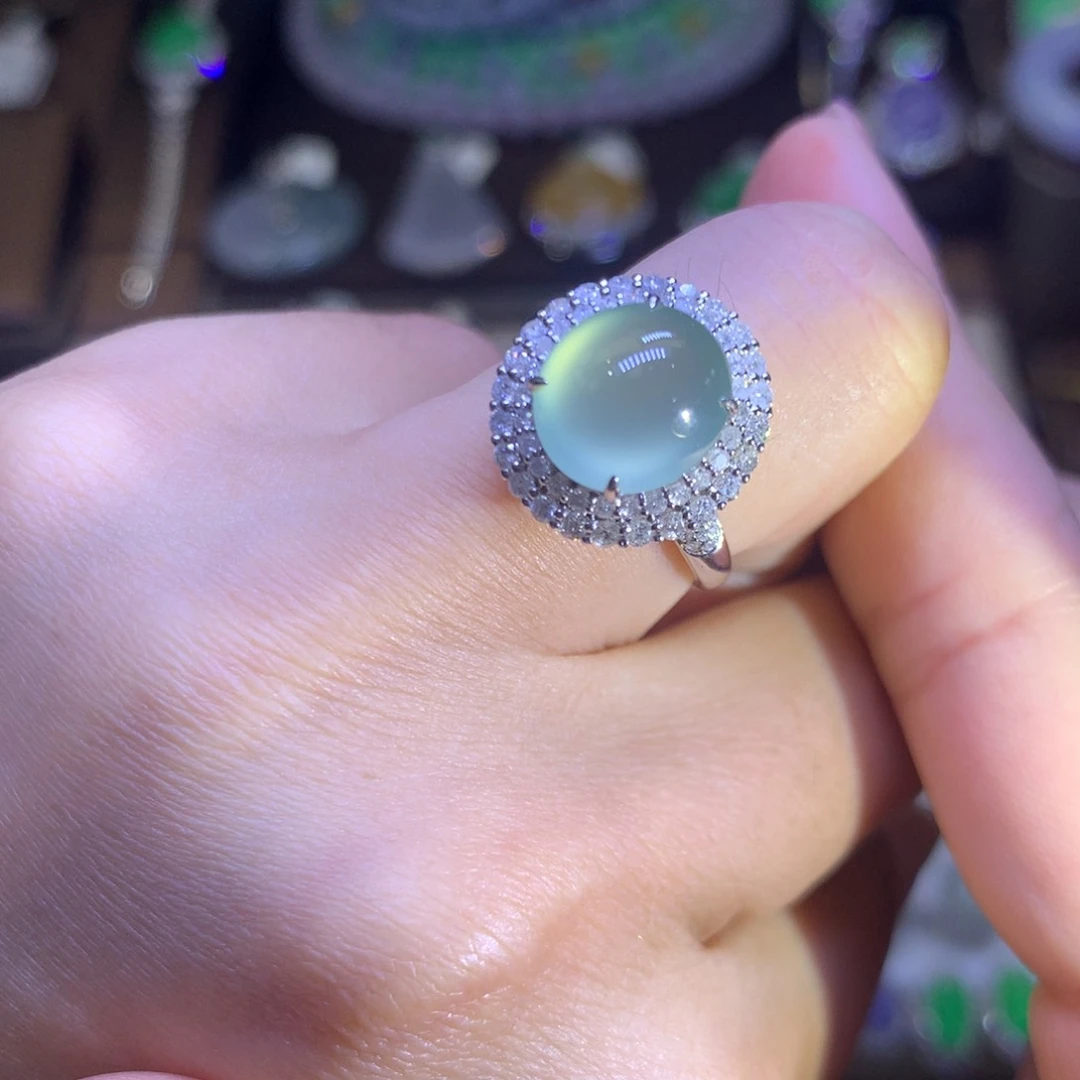 翡翠18K金镶嵌颈饰翡翠