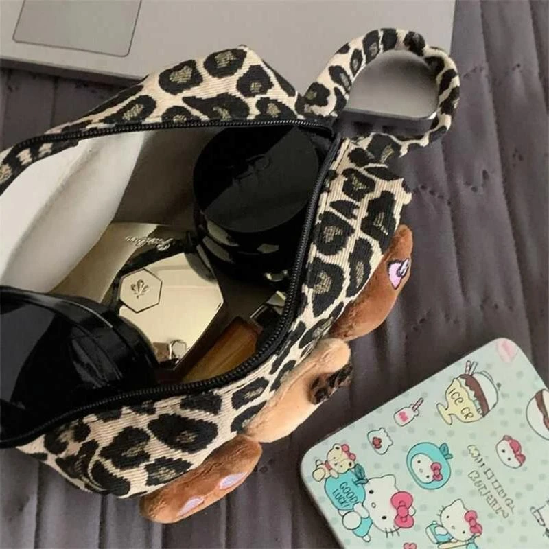 豹纹黑皮猫咪护肤化妆品收纳包化妆包女大容量便携通勤旅行手提包