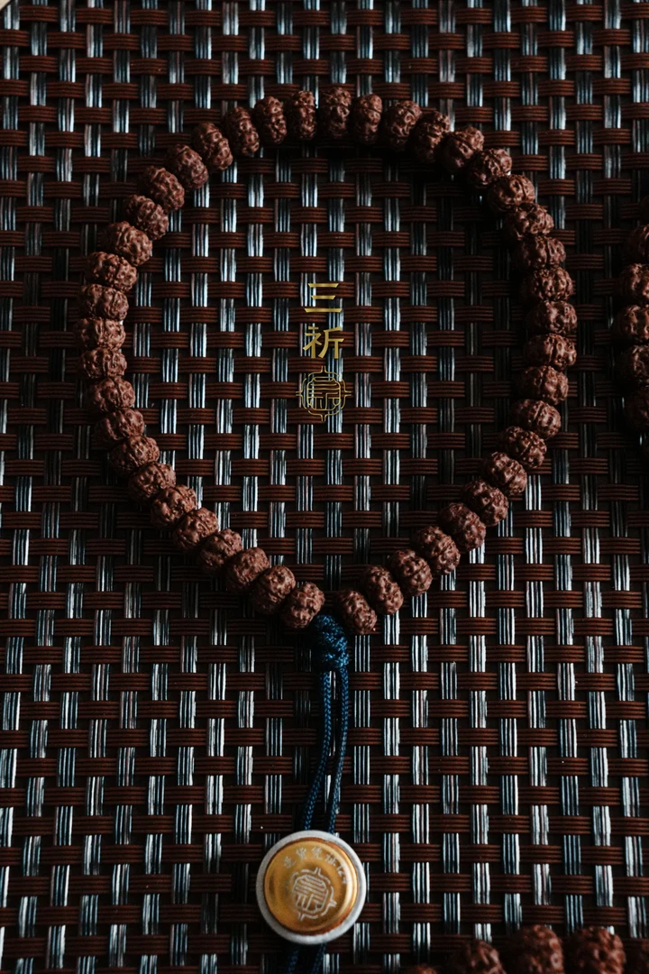 【祈珍】7.8mm平细手持老树褐皮小金刚